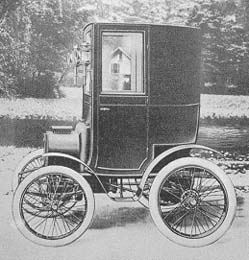 1899-renault-coupe.JPG (23880 bytes)